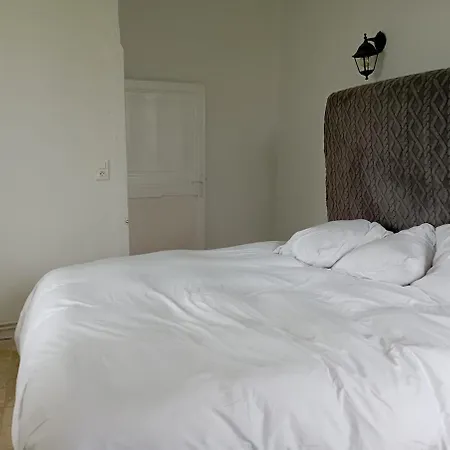 Polo Estate With A River As A Pool Near Saint-emilion Guîtres