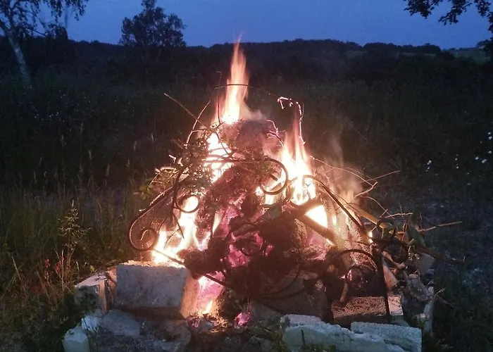 Polo Estate With A River As A Pool Near Saint-emilion *